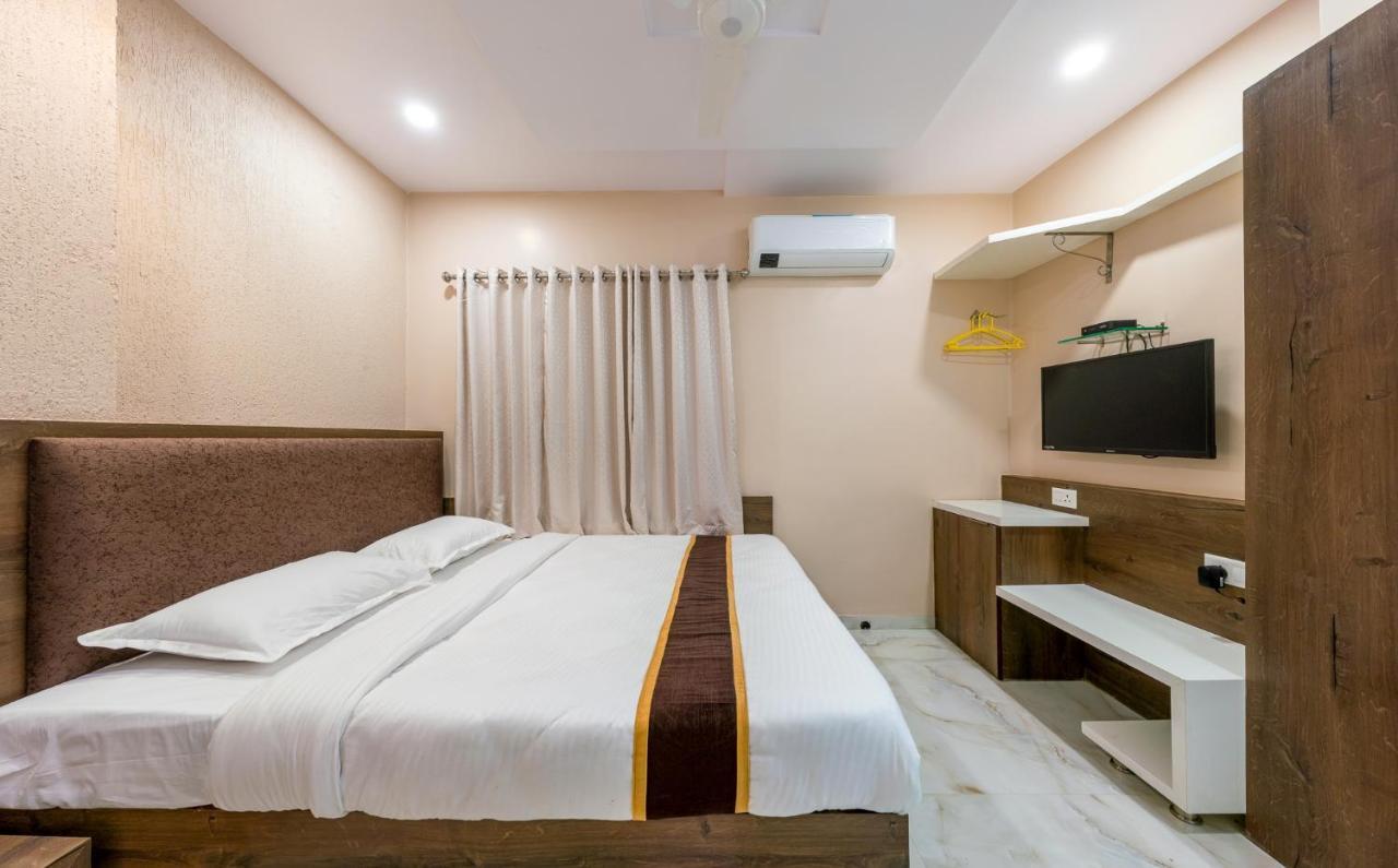 Hotel Aatithya Satkar Near Mahalaxmi Temple Kolhapur Exterior foto