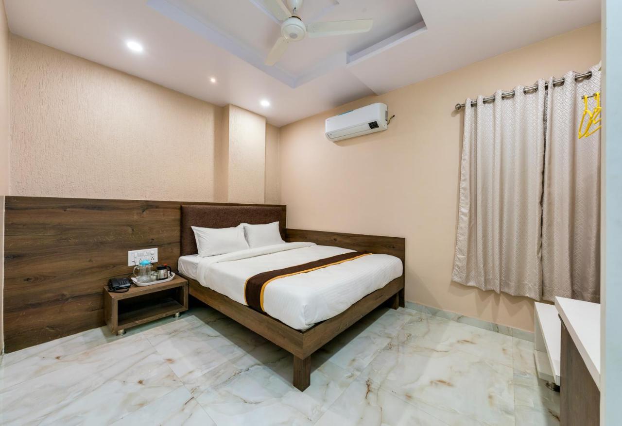 Hotel Aatithya Satkar Near Mahalaxmi Temple Kolhapur Exterior foto