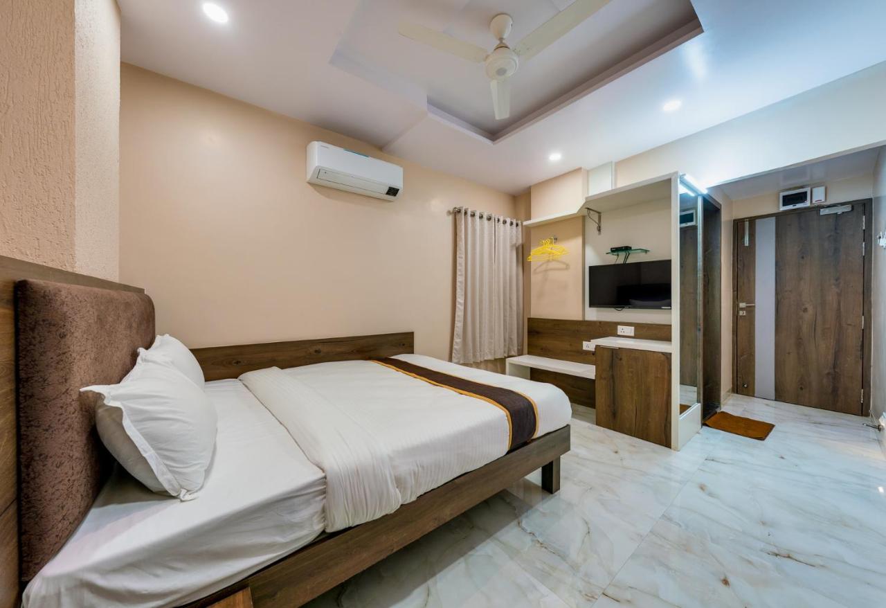Hotel Aatithya Satkar Near Mahalaxmi Temple Kolhapur Exterior foto